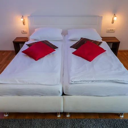 Sveti Kriz ホテル 4*